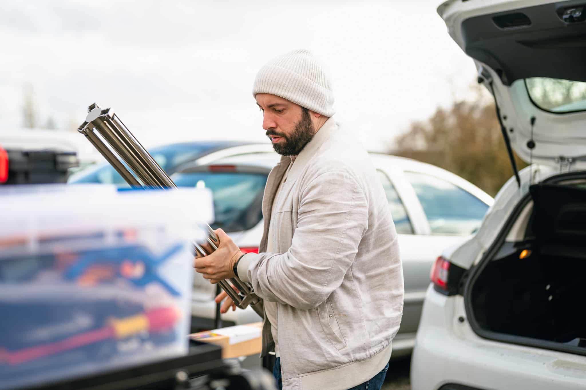 Bastien Plu, photographe d'entreprise au Mans en situation de reportage corporate